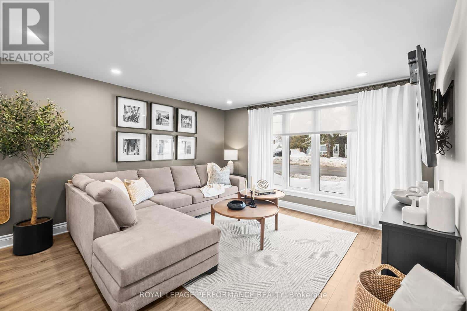 1133 LAURIER STREET — Clarence-Rockland, Ontario - Photo 3 of 43