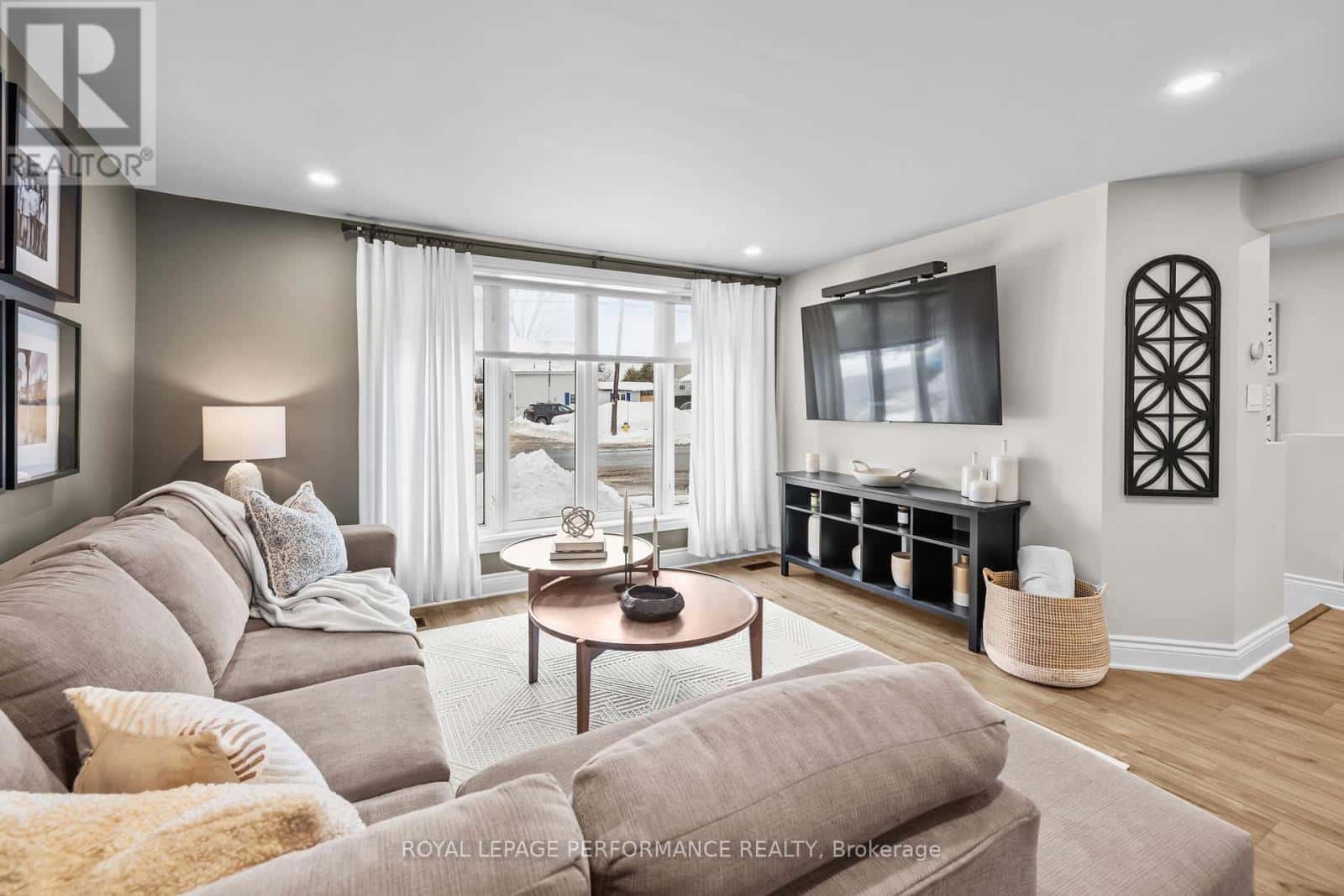 1133 LAURIER STREET — Clarence-Rockland, Ontario - Photo 4 of 43