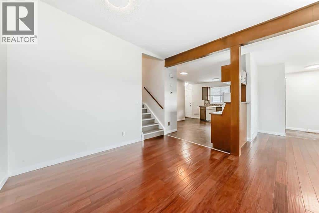 6527 58 Street NW — Calgary, Alberta - Photo 5 of 31