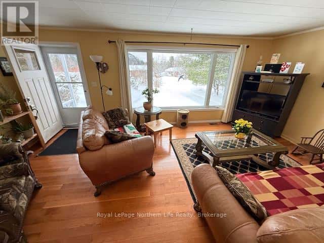 50 O'CONNOR DRIVE — Temagami, Ontario - Photo 5 of 35