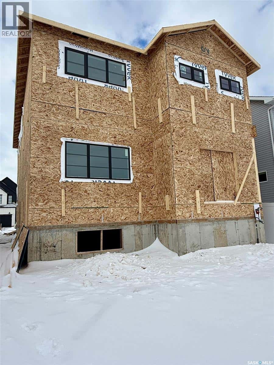 5210 Green CRESCENT — Regina, Saskatchewan - Photo 2 of 6