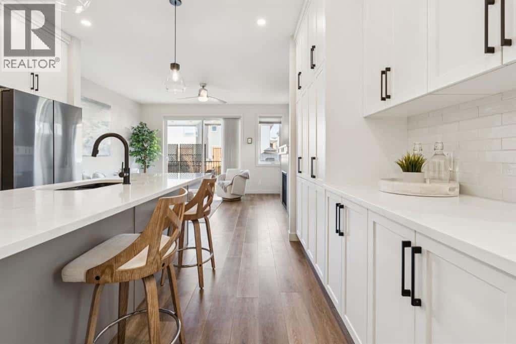 196 Emberside Hollow — Cochrane, Alberta - Photo 4 of 29