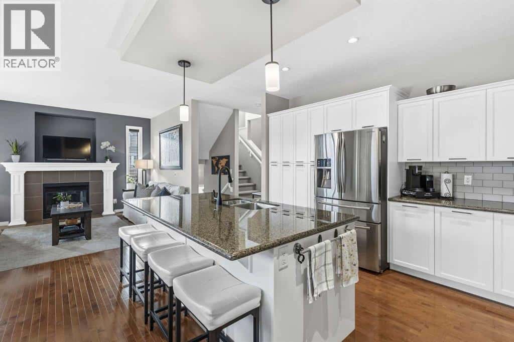 101 Evanscreek Court NW — Calgary, Alberta - Photo 5 of 39