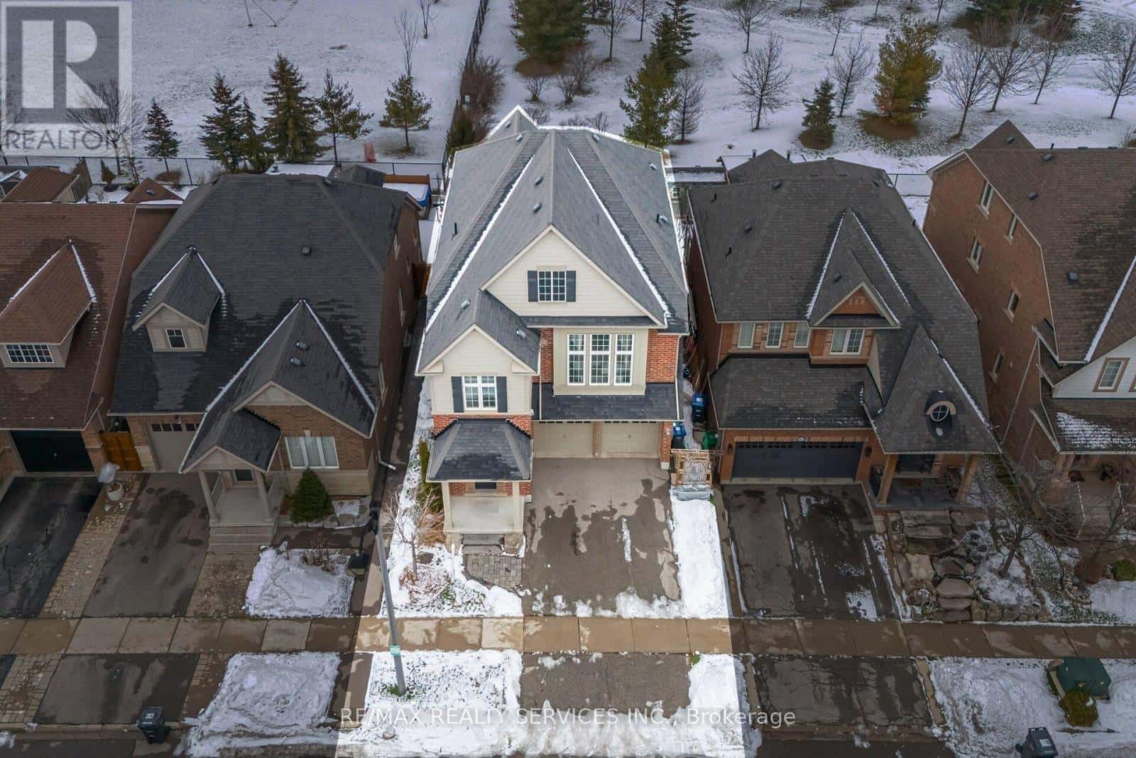 82 WATERVILLE WAY — Caledon, Ontario - Photo 2 of 50