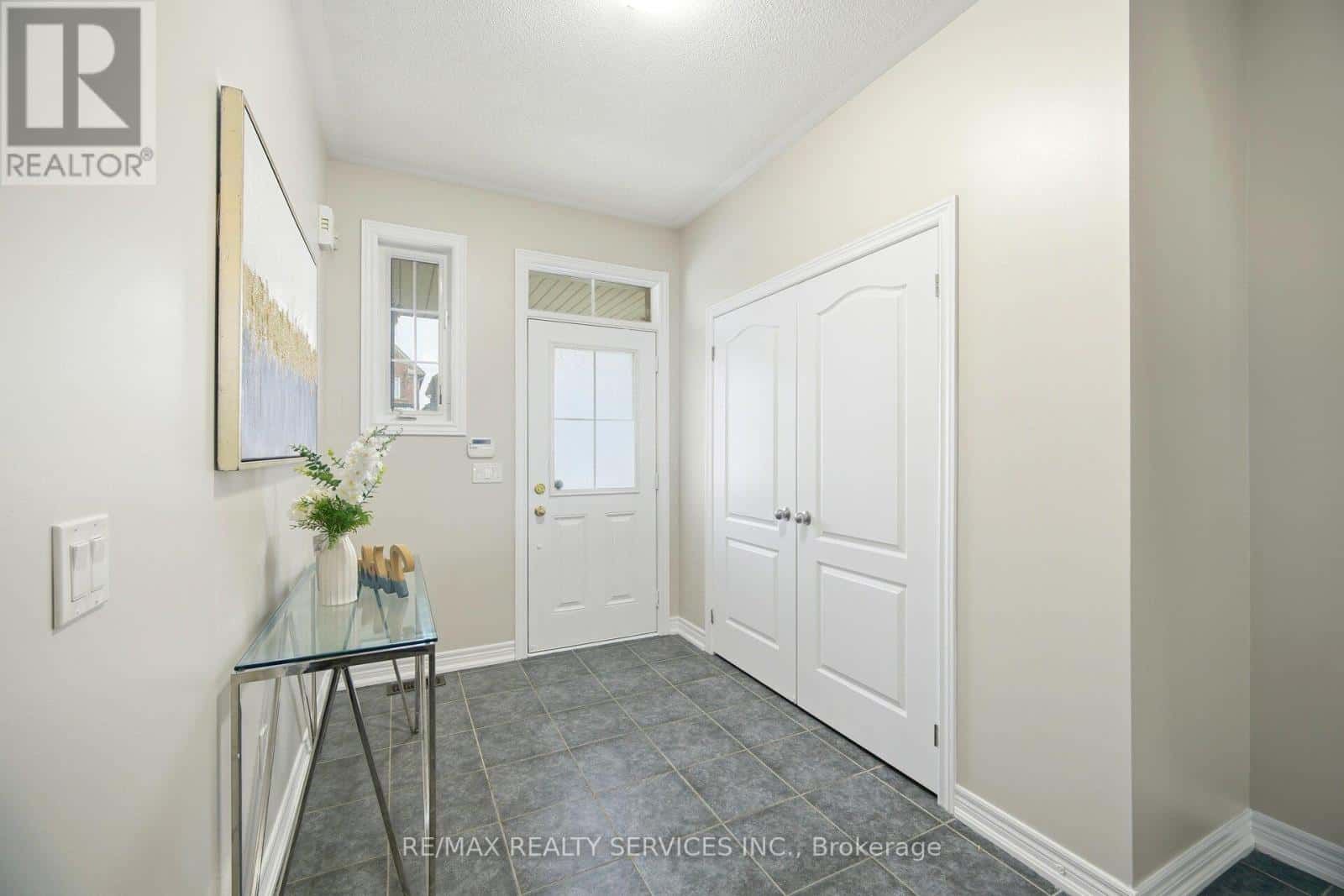 82 WATERVILLE WAY — Caledon, Ontario - Photo 4 of 50