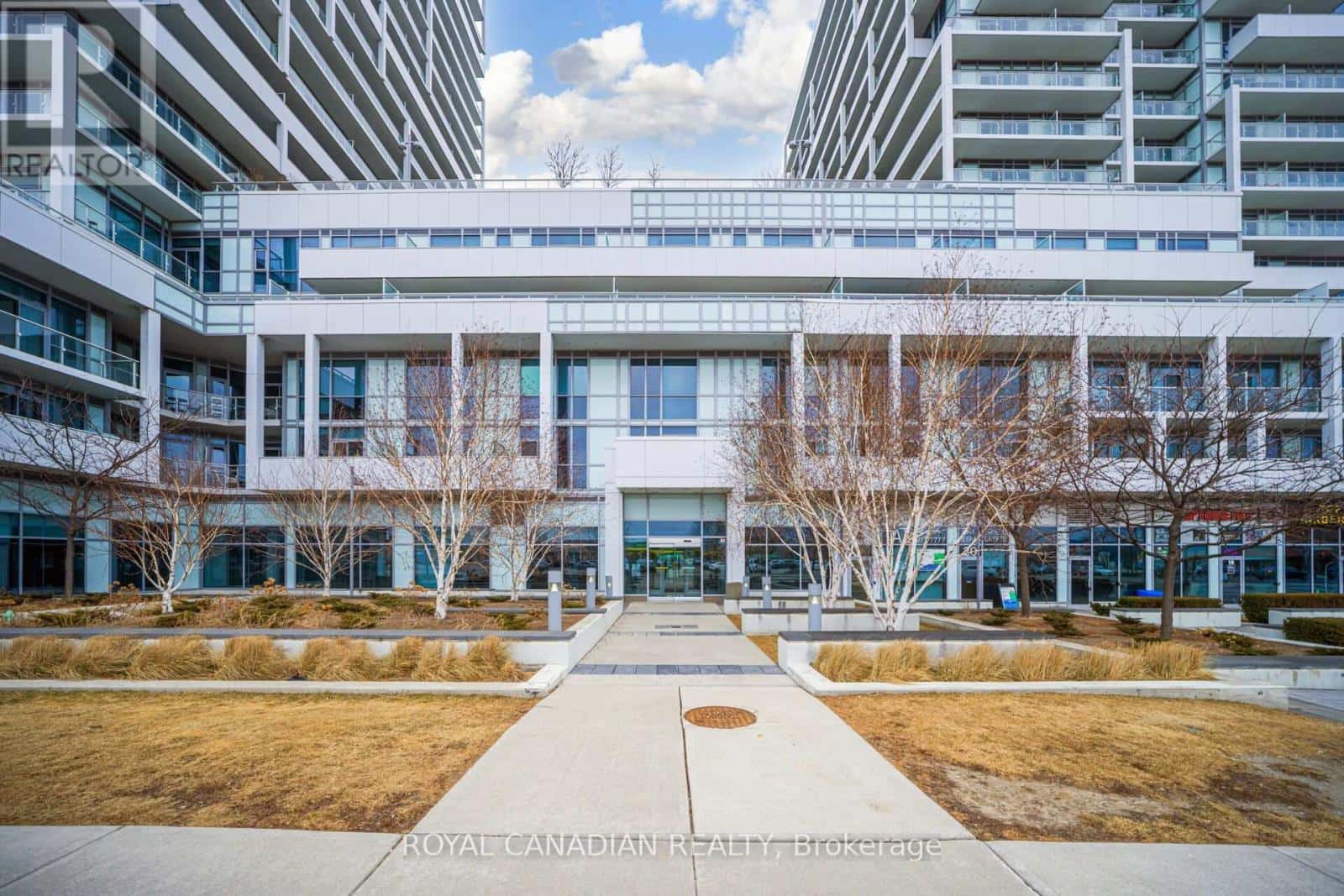 308 - 55 SPEERS ROAD — Oakville (CO Central), Ontario - Photo 2 of 50