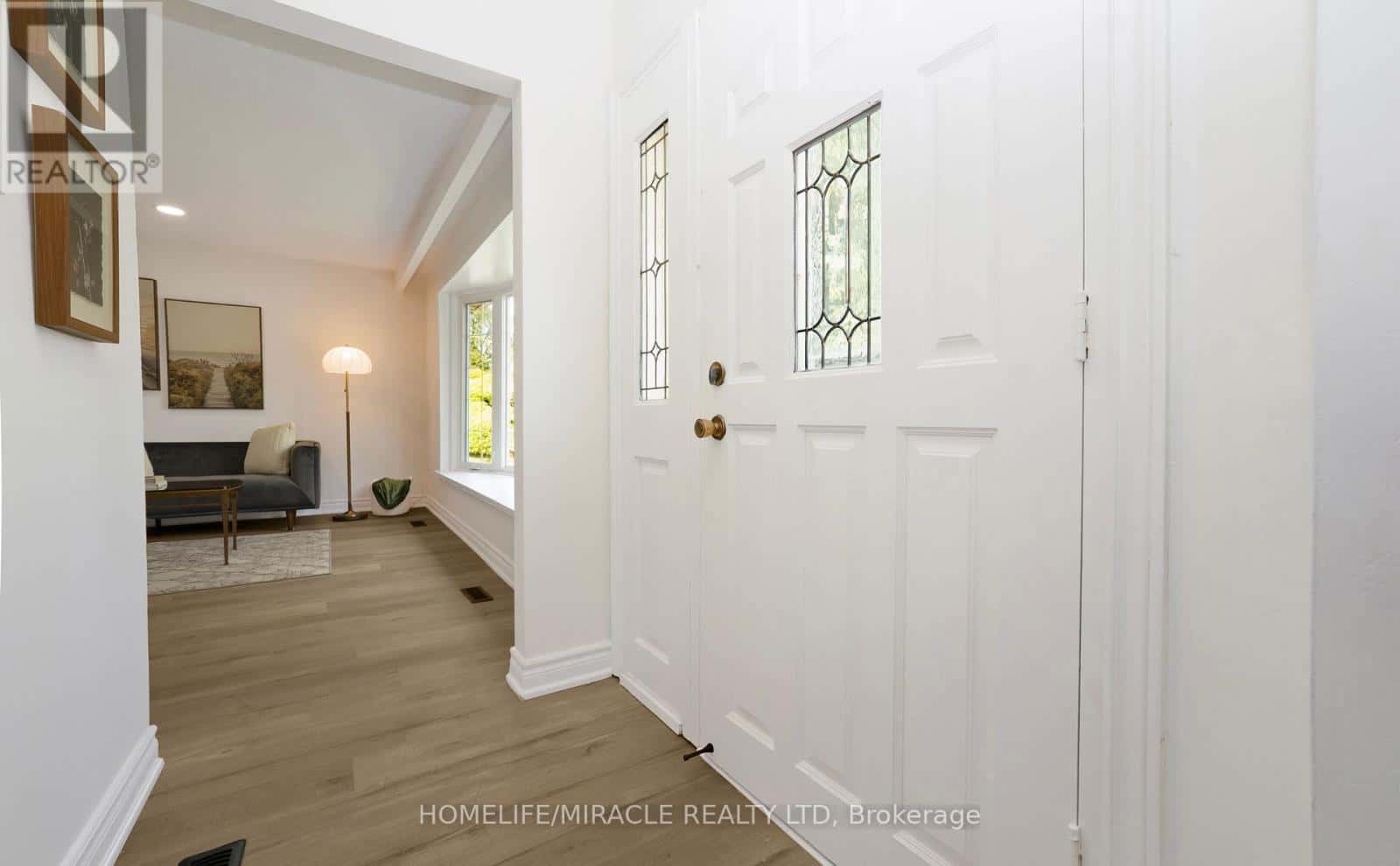 66 AVENING DRIVE — Toronto (West Humber-Clairville), Ontario - Photo 2 of 40