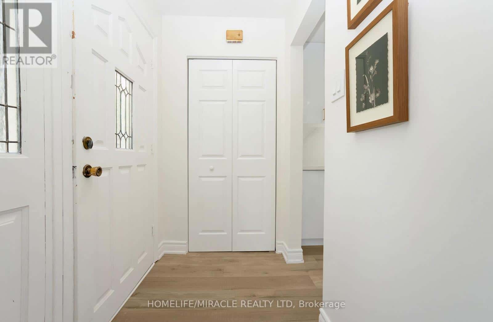 66 AVENING DRIVE — Toronto (West Humber-Clairville), Ontario - Photo 3 of 40