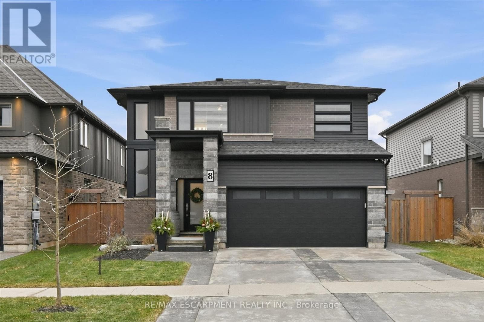 8 MYRTLE STREET — Pelham (Fonthill), Ontario - Main photo