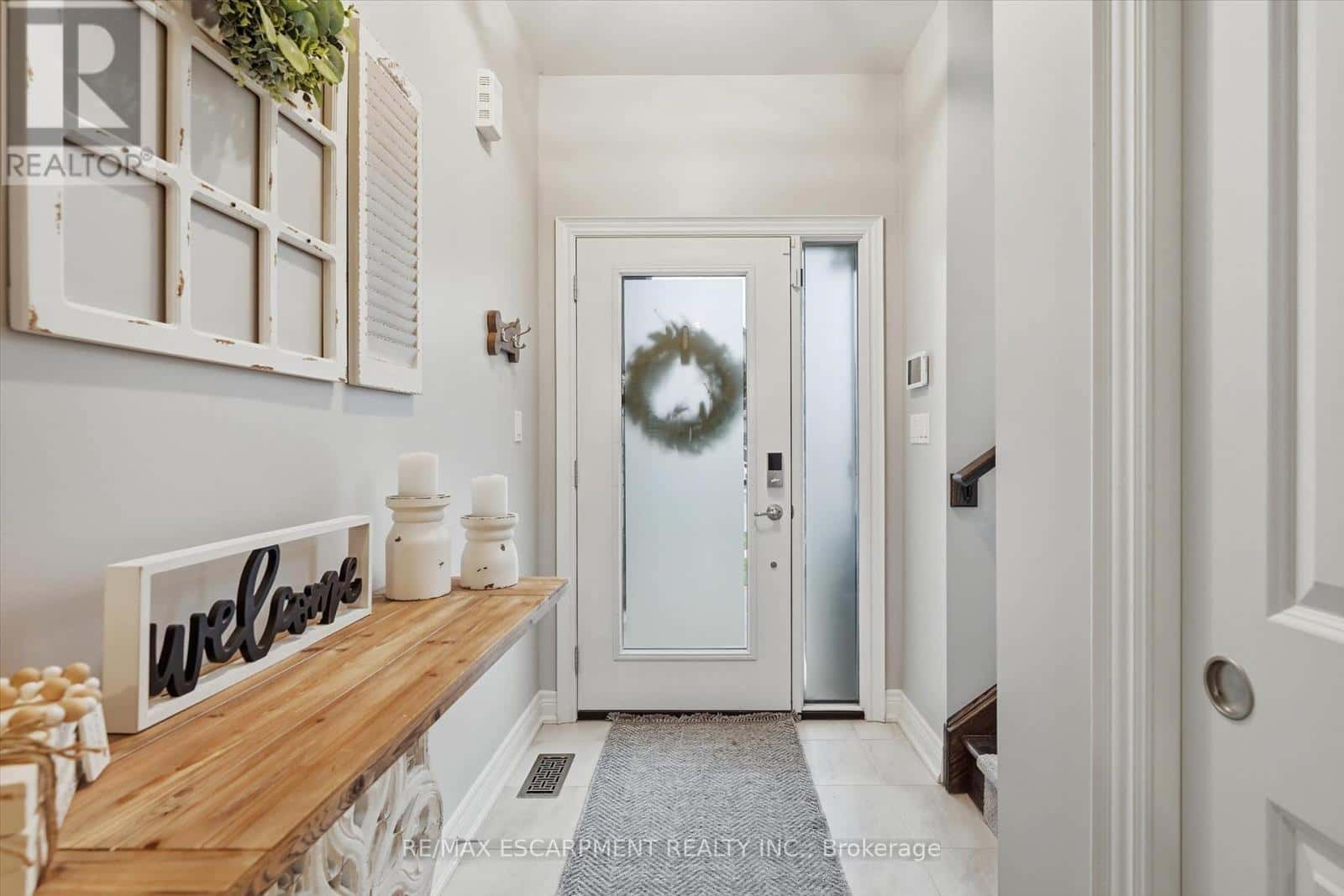 8 MYRTLE STREET — Pelham (Fonthill), Ontario - Photo 5 of 50