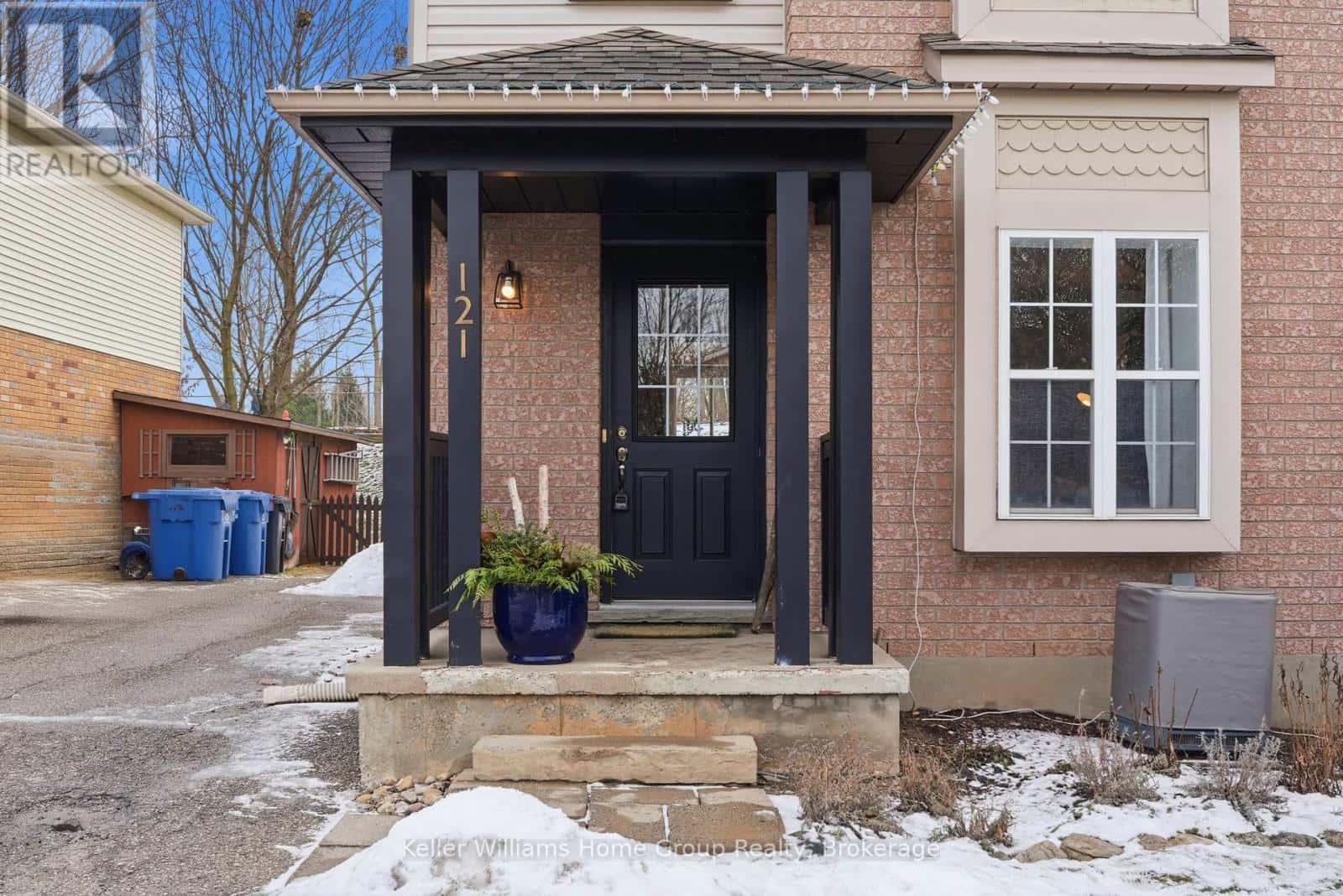 121 MOSS PLACE — Guelph (Kortright West), Ontario - Photo 3 of 30