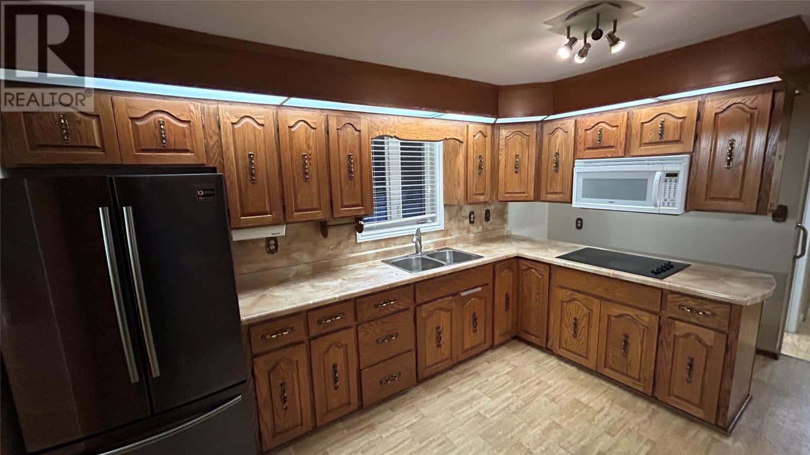 55 WEST Street — STEPHENVILLE, Newfoundland & Labrador - Photo 5 of 32