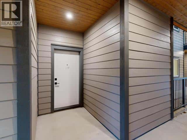 C104-6900 BURNABY STREET — Powell River, British Columbia - Photo 2 of 25