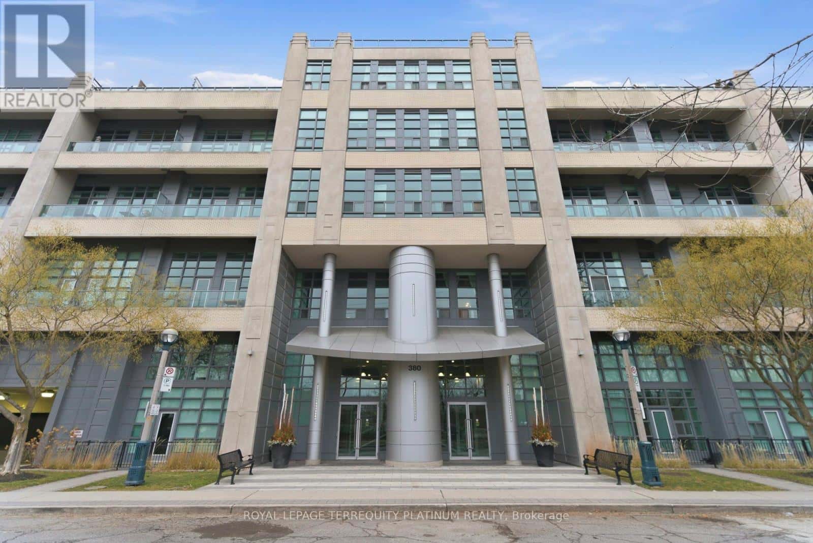 101 - 380 MACPHERSON AVENUE — Toronto (Casa Loma), Ontario - Photo 3 of 47