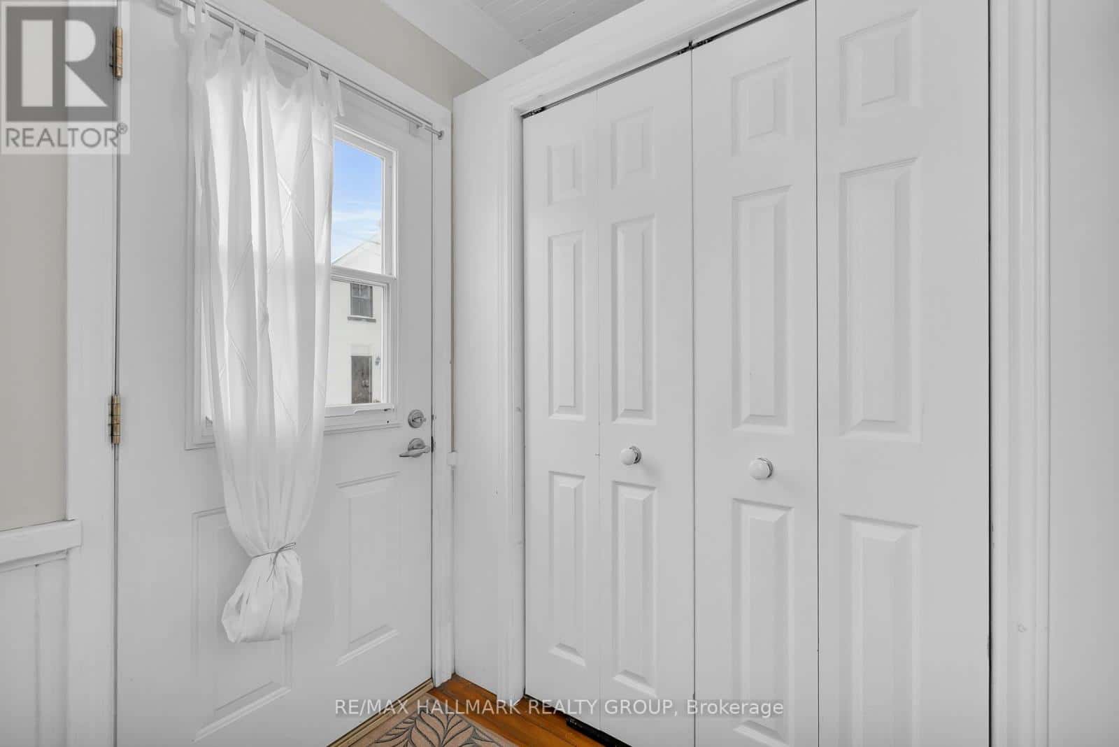 50 BARTHOLOMEW STREET — Brockville, Ontario - Photo 5 of 34