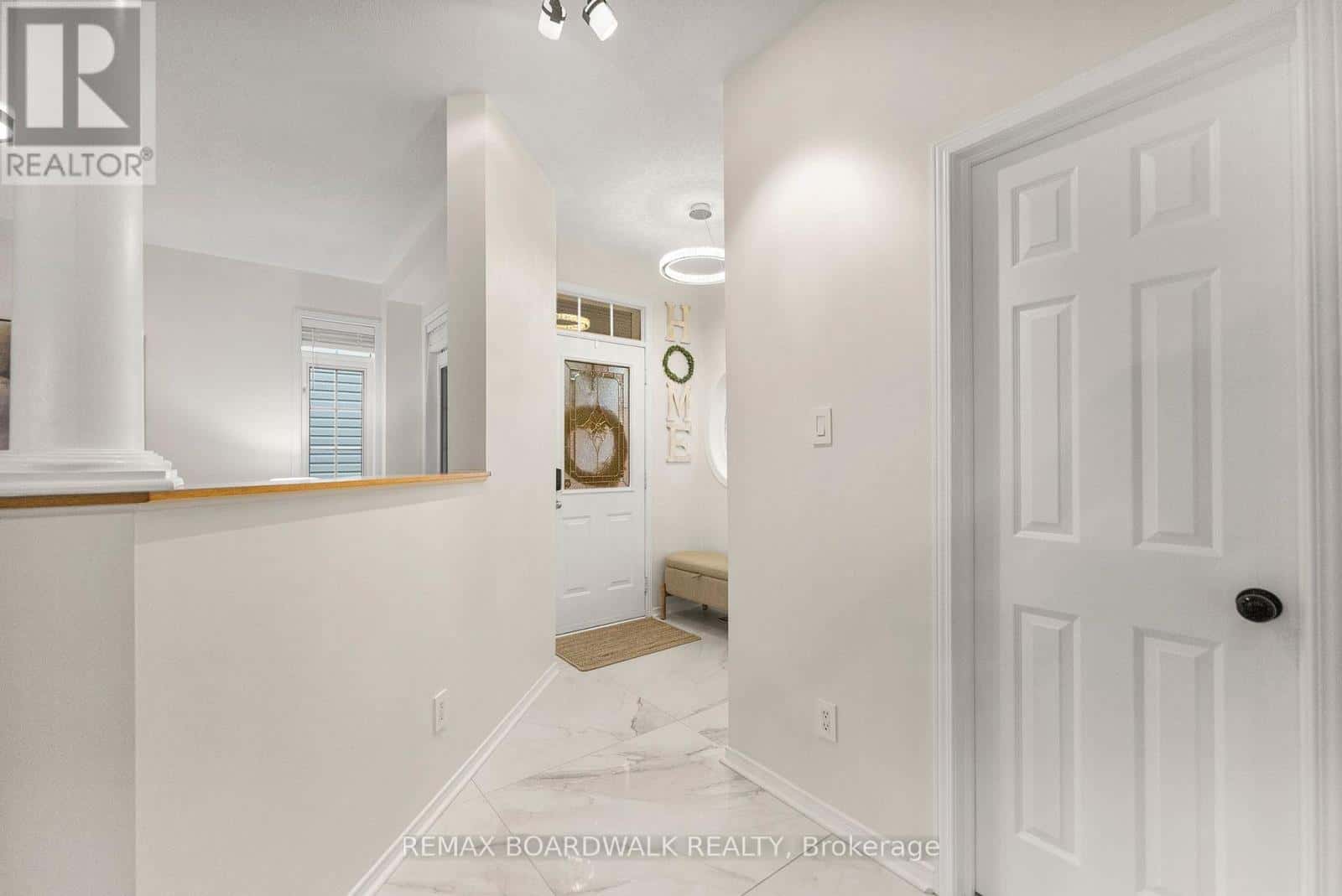 34 CATTERICK CRESCENT — Ottawa, Ontario - Photo 3 of 43