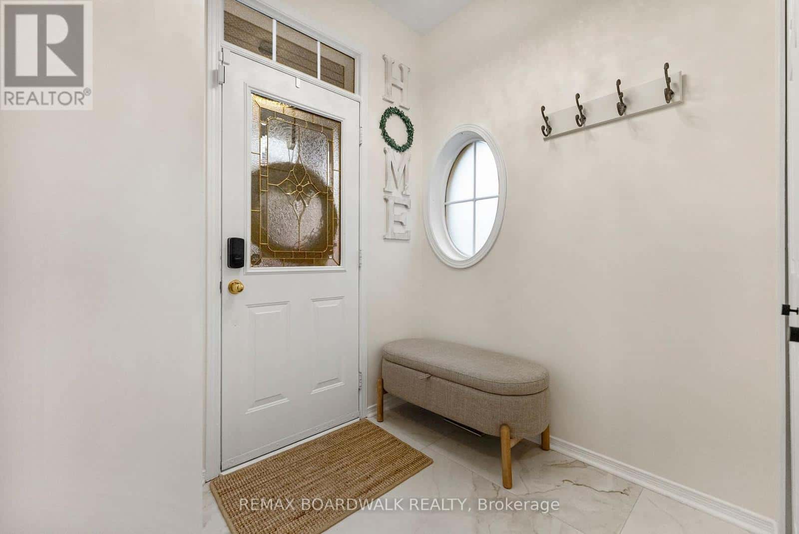 34 CATTERICK CRESCENT — Ottawa, Ontario - Photo 4 of 43