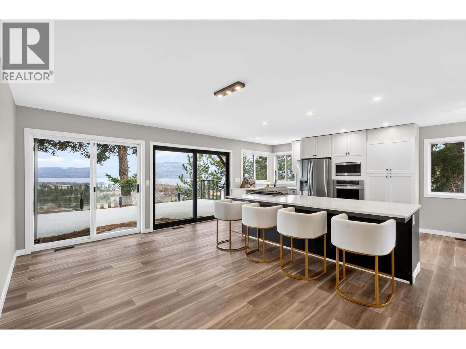 2848 Lower Glenrosa Road — West Kelowna, British Columbia - Photo 3 of 39