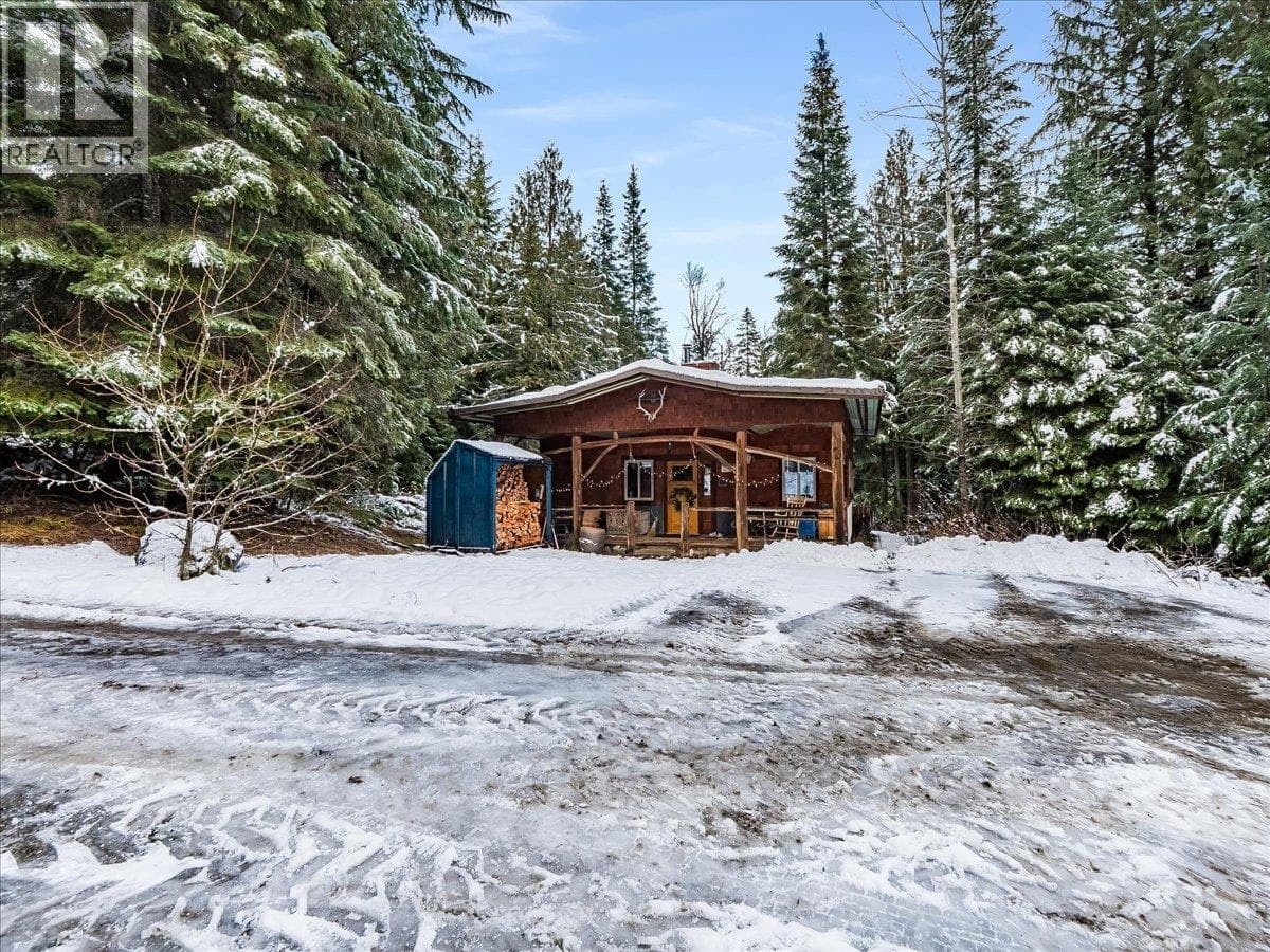 6610 6 Highway — Ymir, British Columbia - Main photo