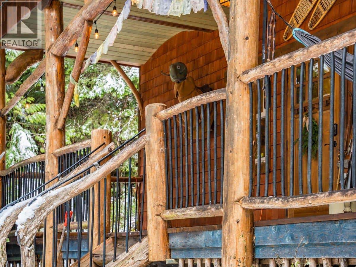 6610 6 Highway — Ymir, British Columbia - Photo 5 of 56