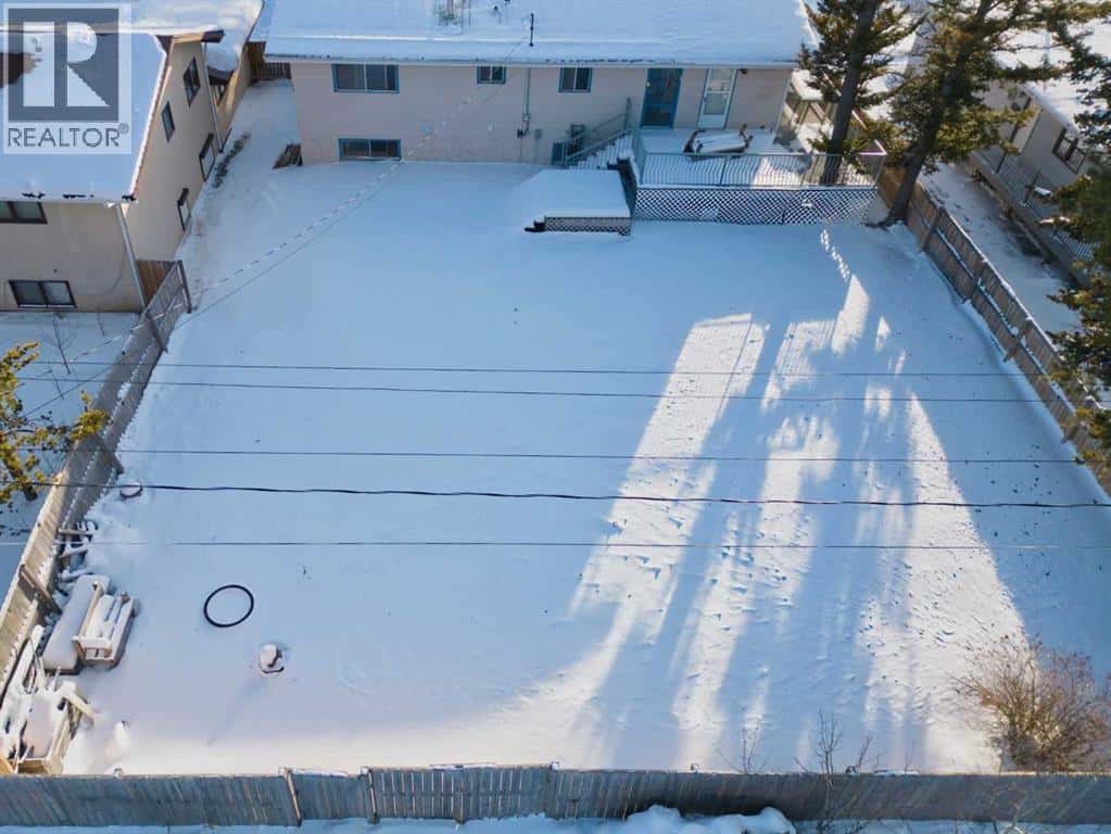 7717 29 Avenue — Coleman, Alberta - Photo 2 of 26