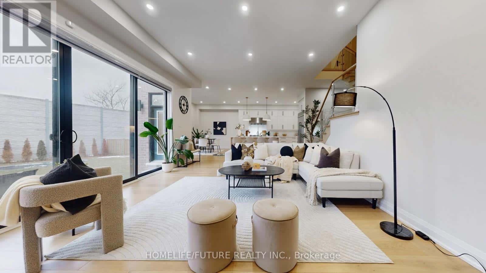 396 FRONTIER COURT — Pickering (Rosebank), Ontario - Photo 4 of 46