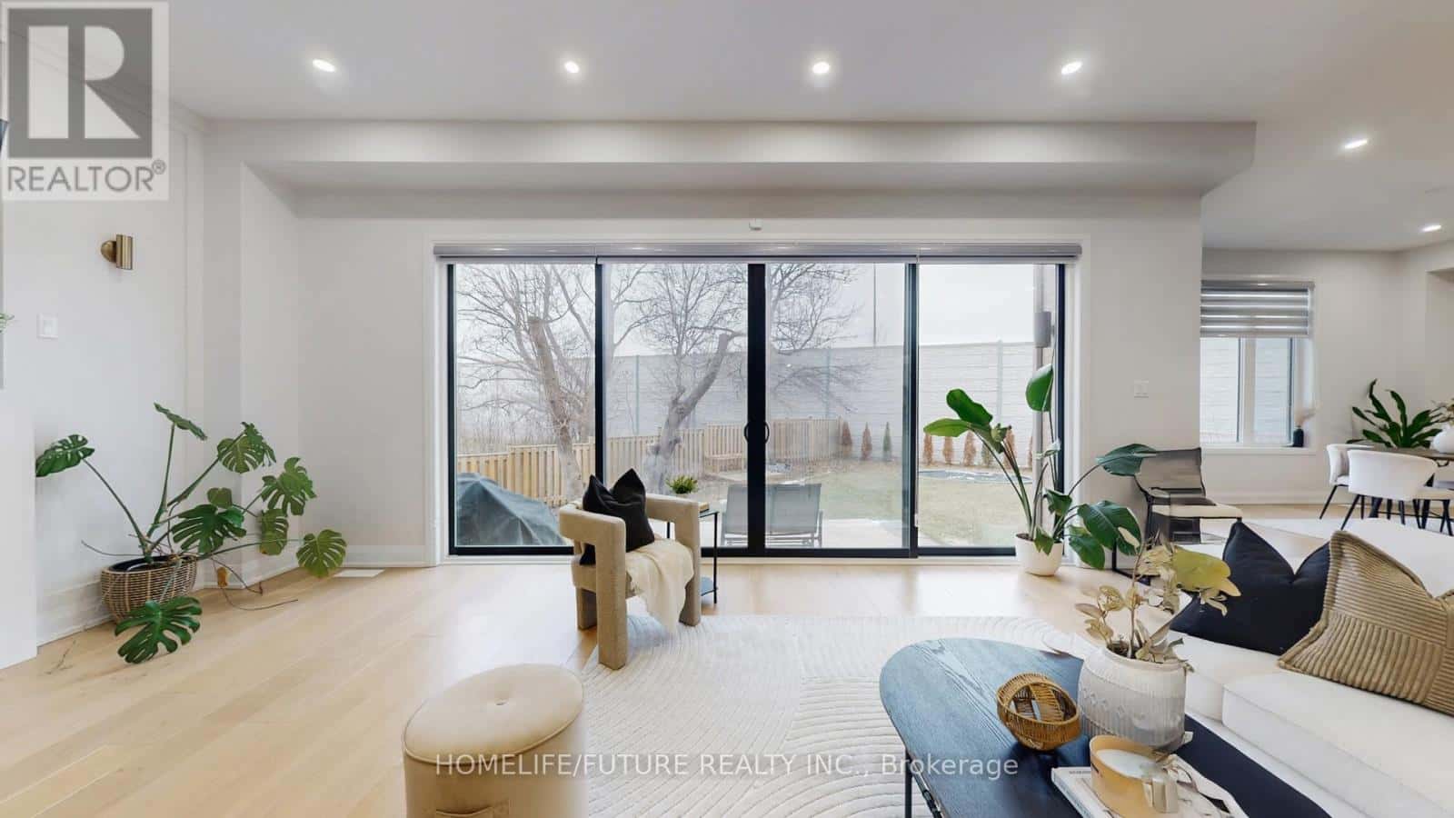 396 FRONTIER COURT — Pickering (Rosebank), Ontario - Photo 5 of 46