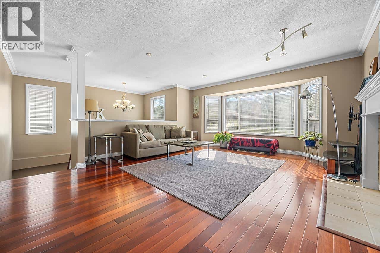 5453 NORFOLK STREET — Burnaby, British Columbia - Photo 3 of 24