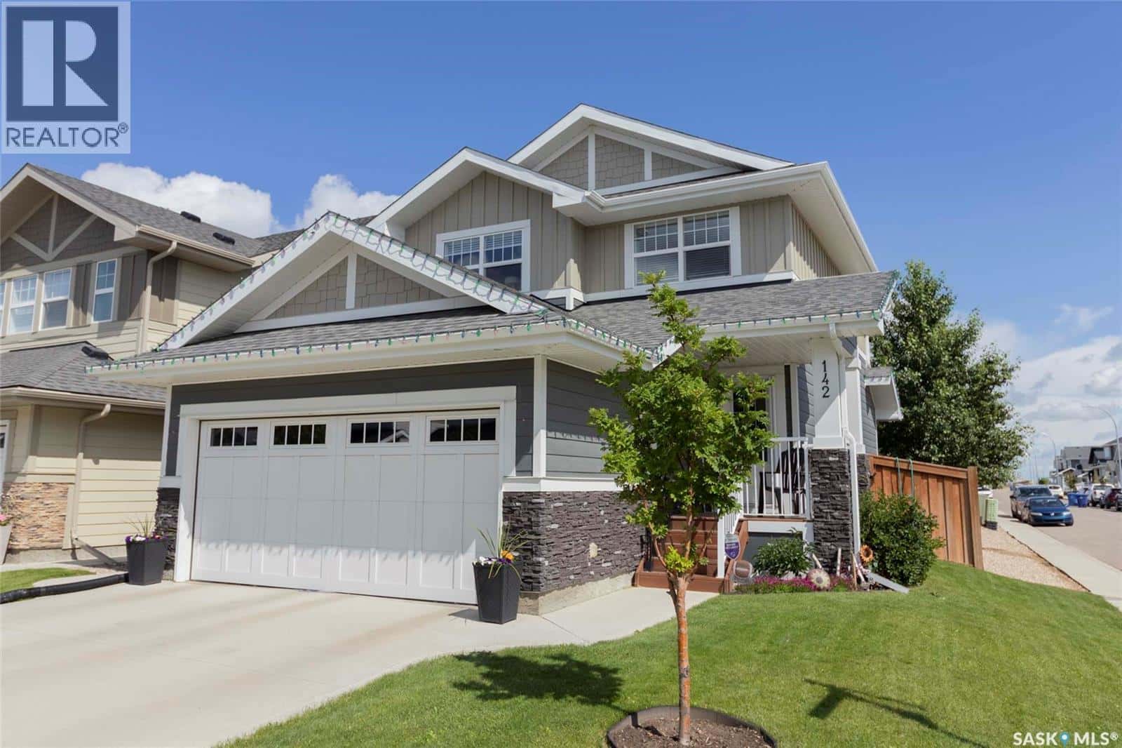 142 Stilling MEWS — Saskatoon, Saskatchewan - Photo 2 of 48