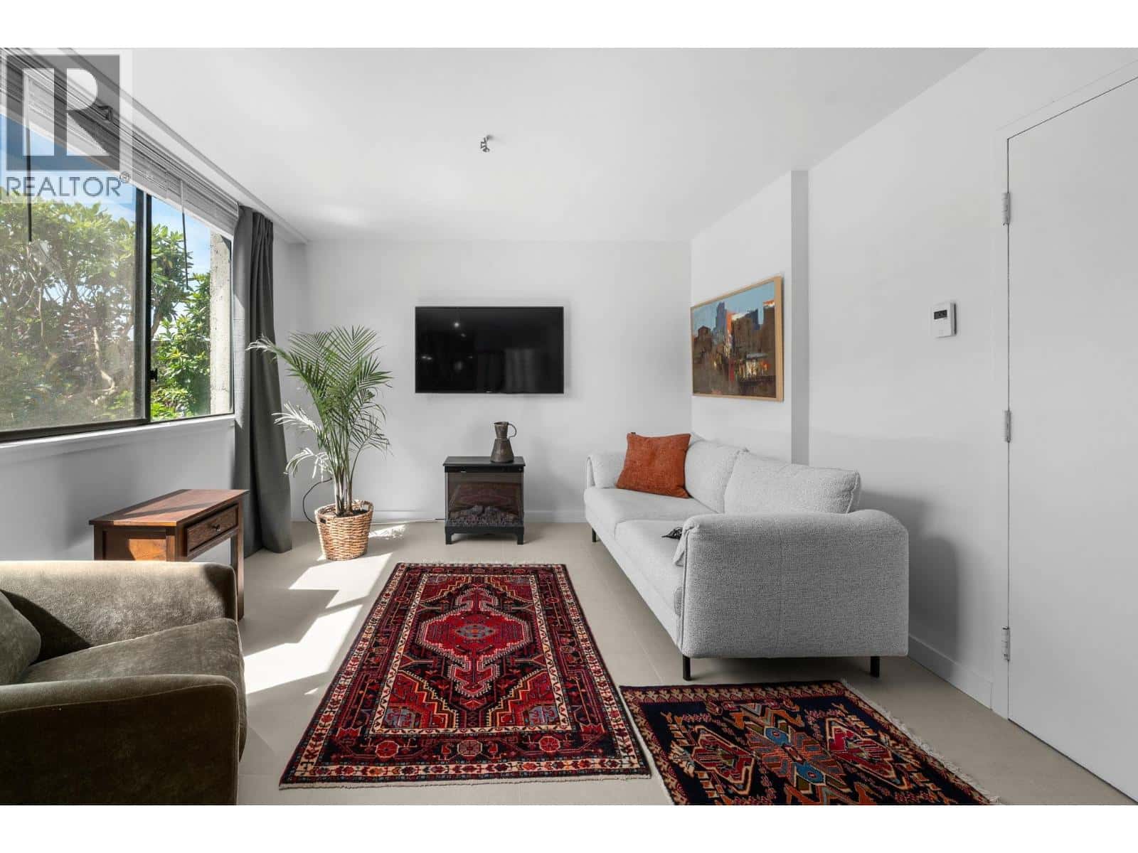 101A 460 14TH STREET — West Vancouver, British Columbia - Photo 4 of 39