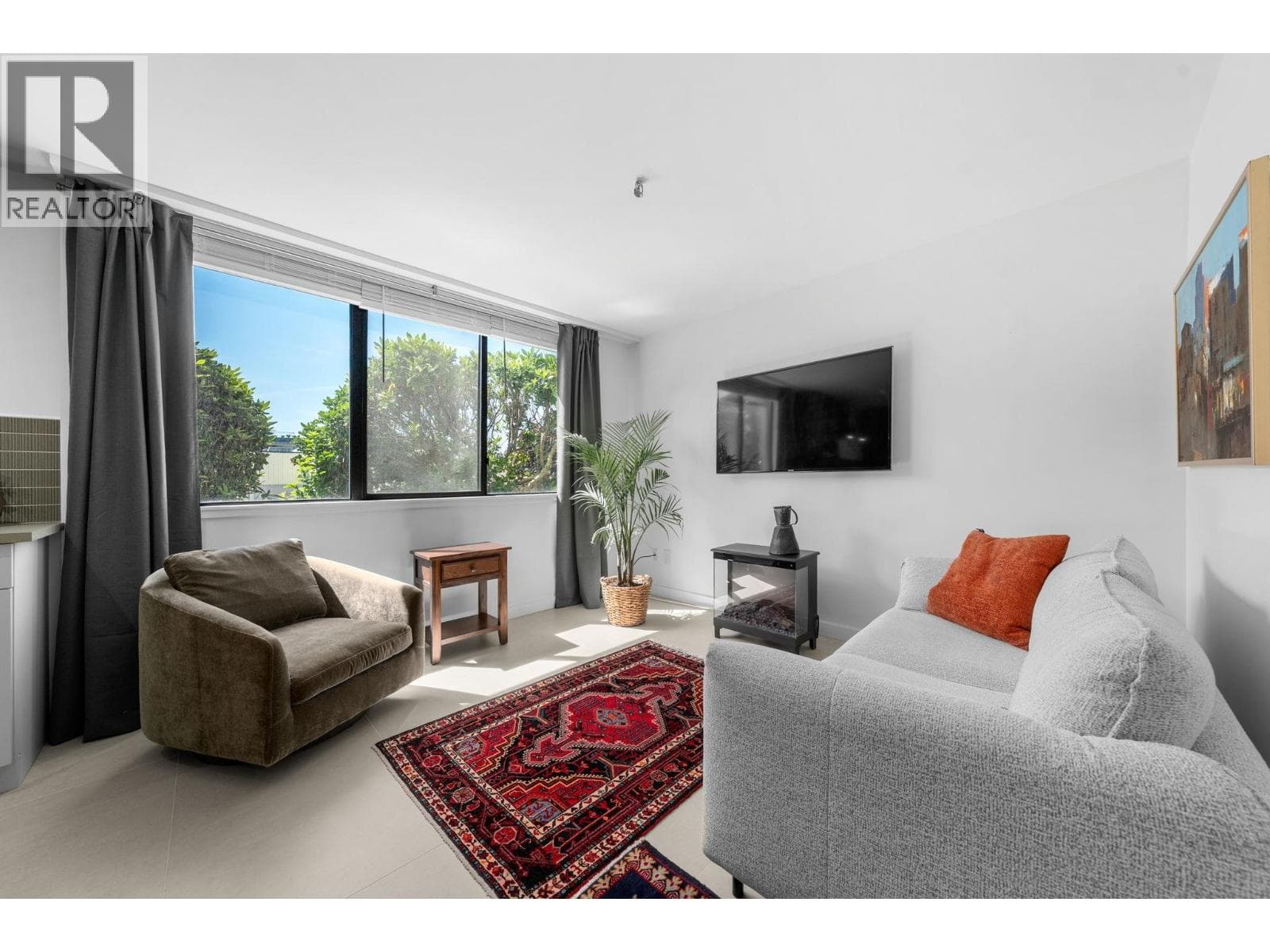 101A 460 14TH STREET — West Vancouver, British Columbia - Main photo