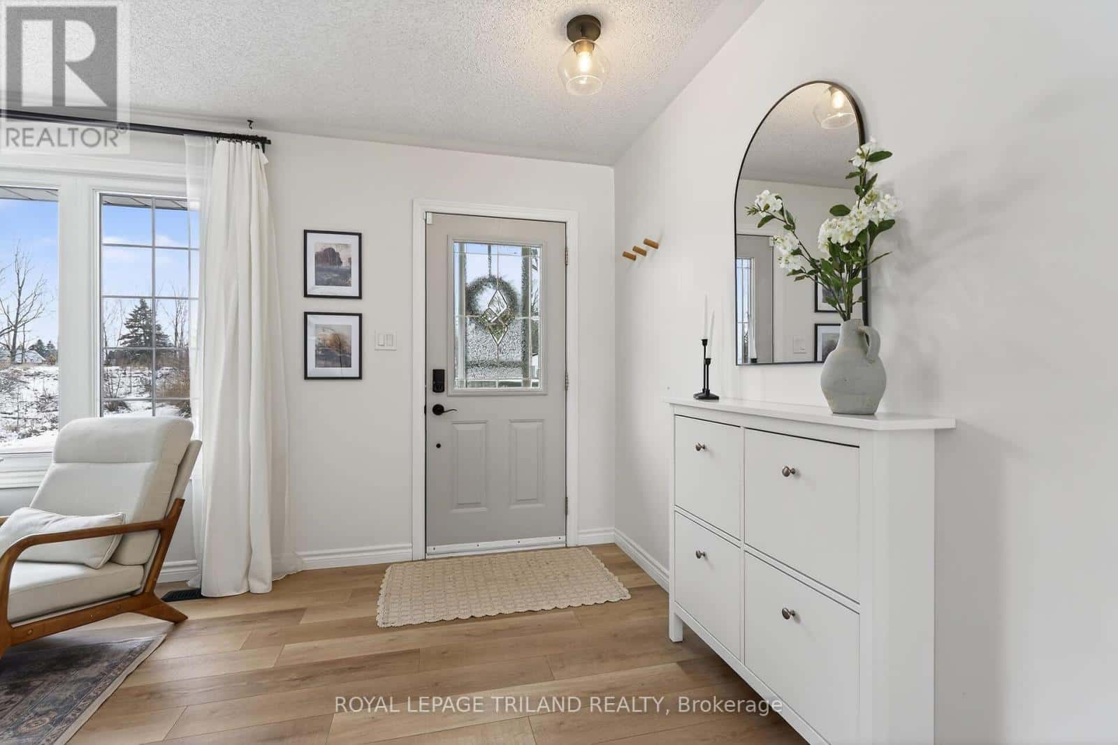 133 DELAWARE STREET — Middlesex Centre (Komoka), Ontario - Photo 4 of 50