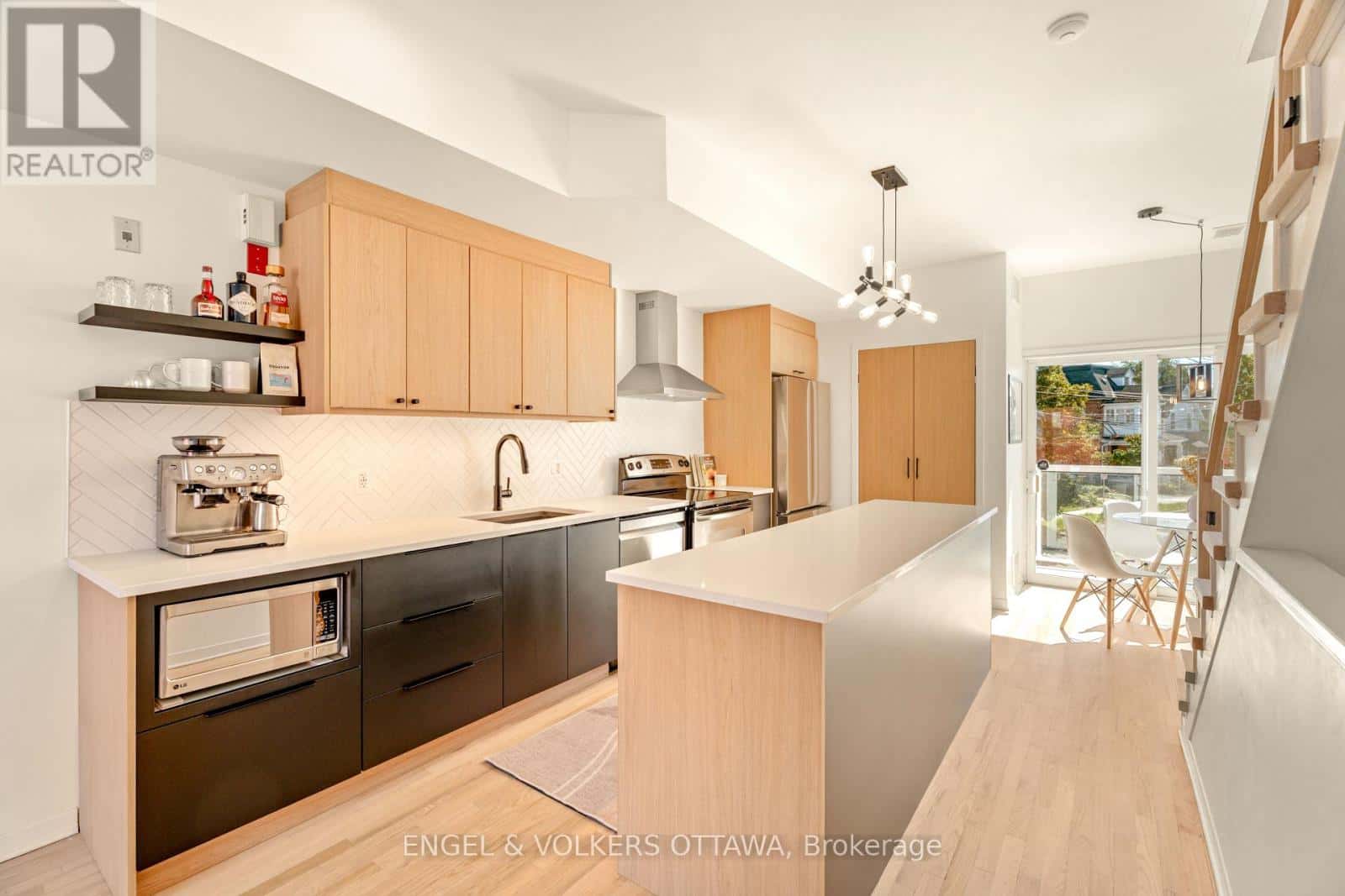 2 - 4 SHERBROOKE AVENUE — Ottawa, Ontario - Photo 2 of 33