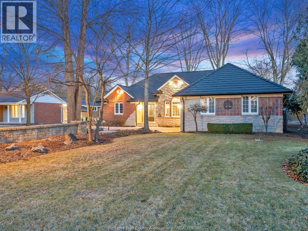 106 Patillo — Lakeshore, Ontario - Photo 3 of 50