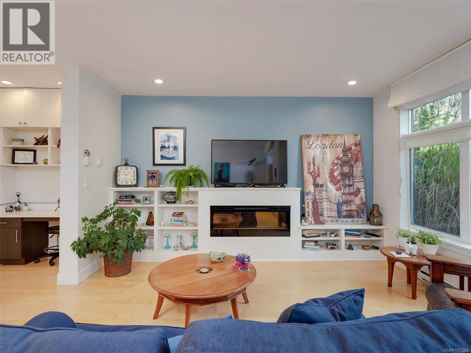 4 2350 Henry Ave — Sidney, British Columbia - Photo 5 of 37