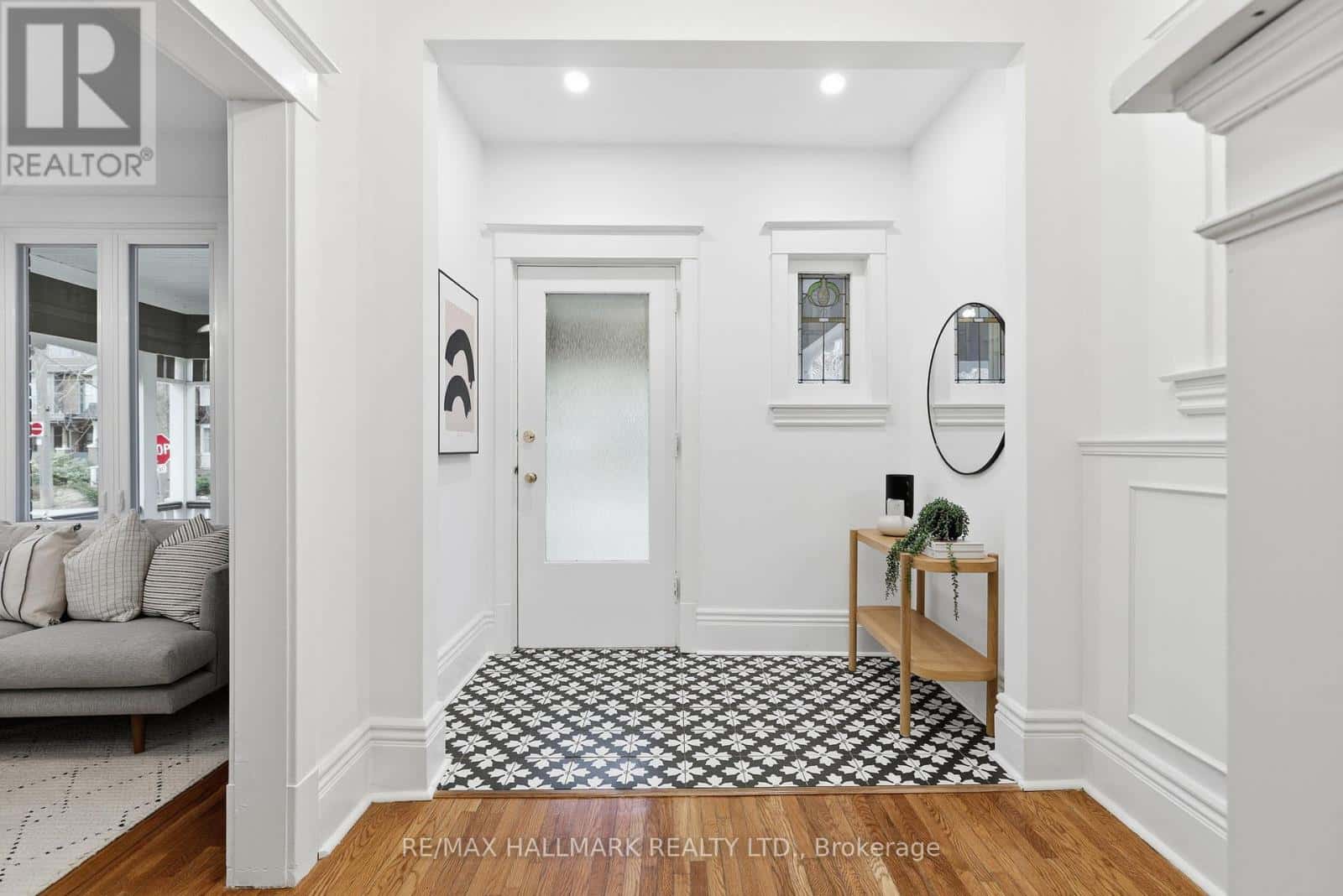 93 DIXON AVENUE — Toronto (The Beaches), Ontario - Photo 5 of 46