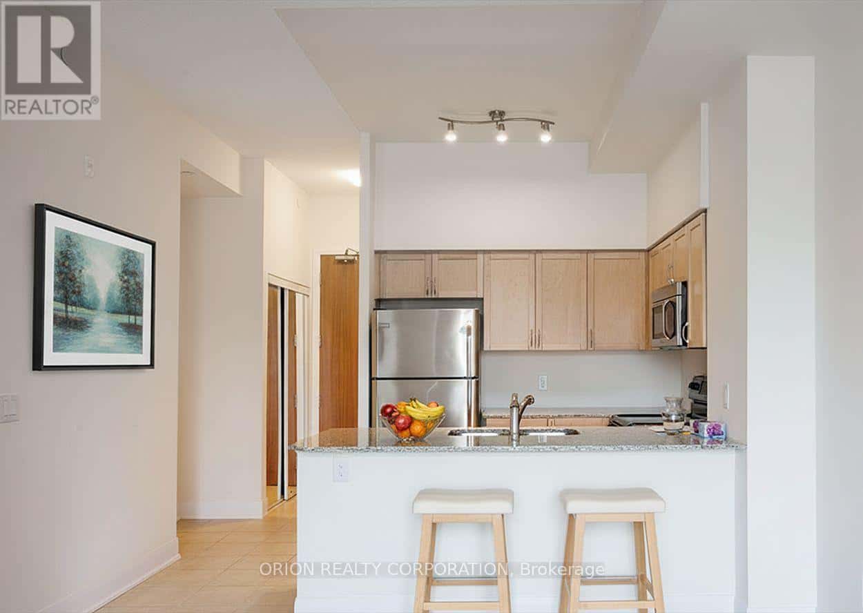 215 - 4700 HIGHWAY 7 ROAD — Vaughan (East Woodbridge), Ontario - Photo 3 of 10