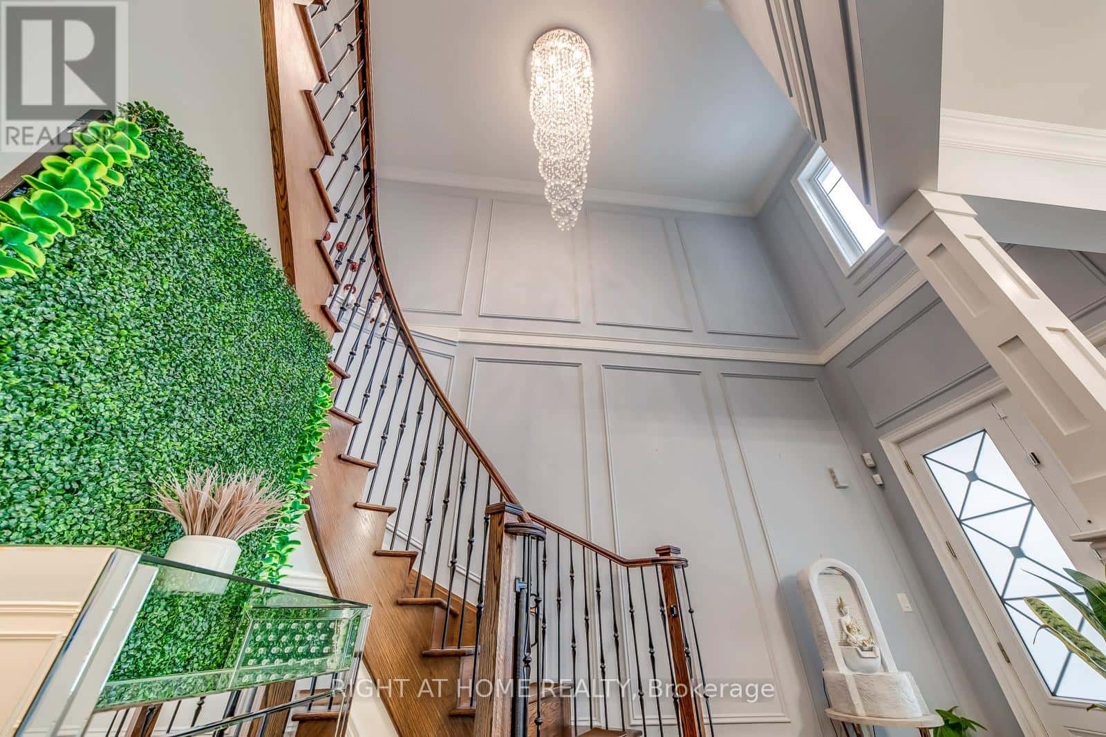 45 TORGAN TRAIL — Vaughan (Kleinburg), Ontario - Photo 5 of 50