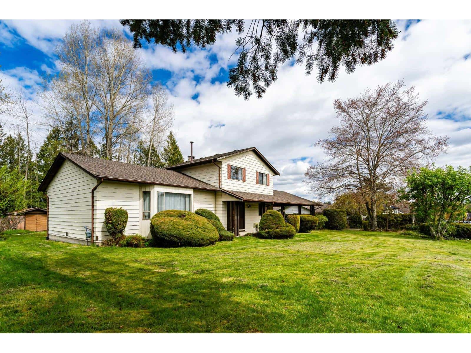 14971 76A AVENUE — Surrey, British Columbia - Photo 3 of 40