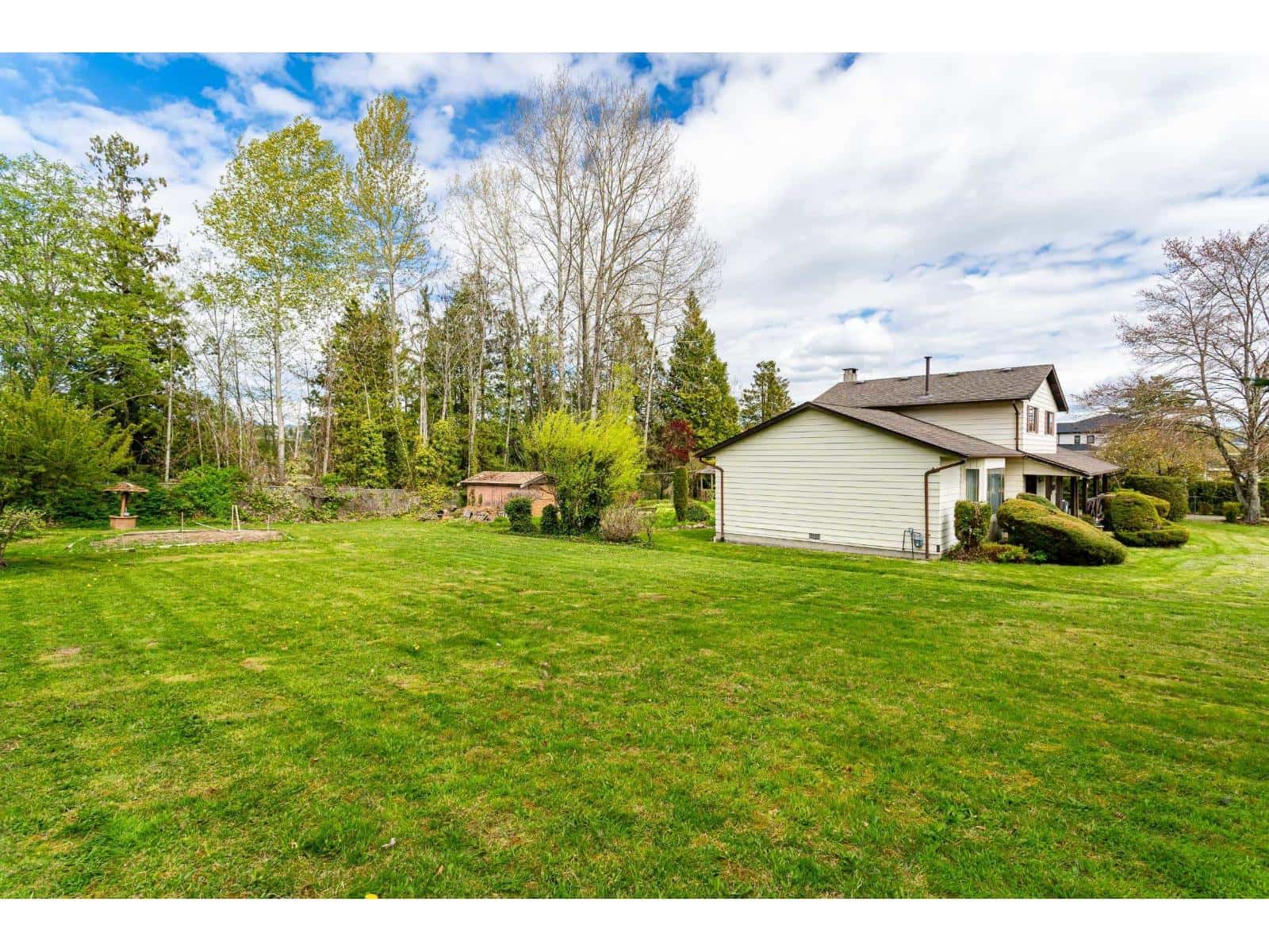 14971 76A AVENUE — Surrey, British Columbia - Photo 5 of 40