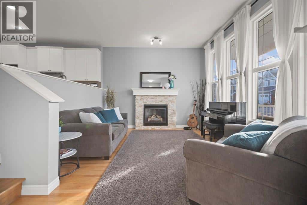 411 River Heights Crescent — Cochrane, Alberta - Photo 2 of 37