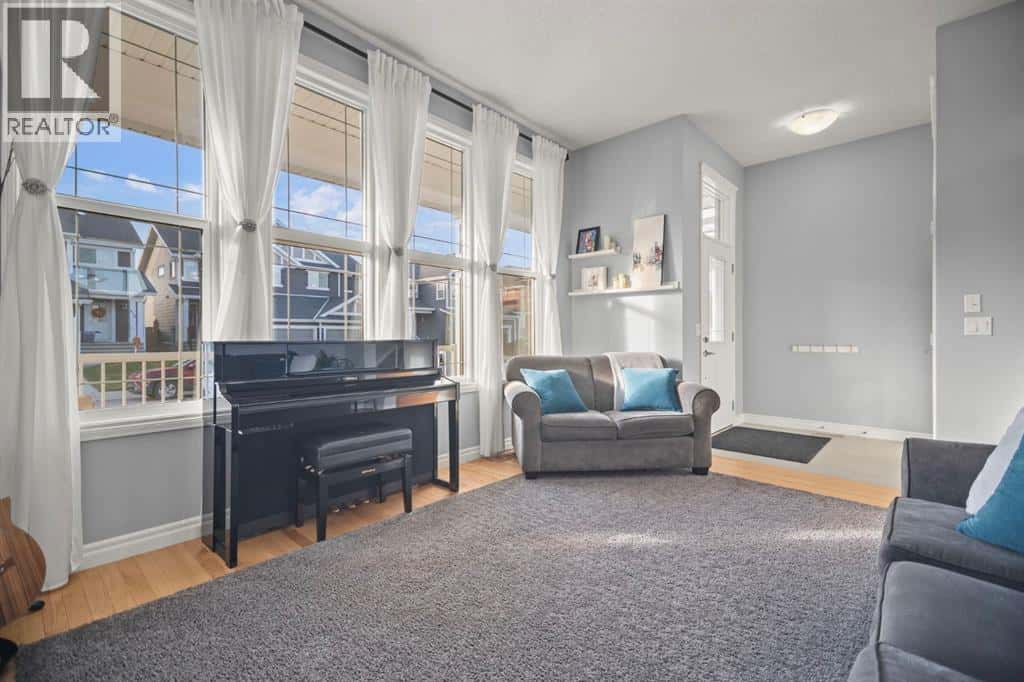 411 River Heights Crescent — Cochrane, Alberta - Photo 4 of 37