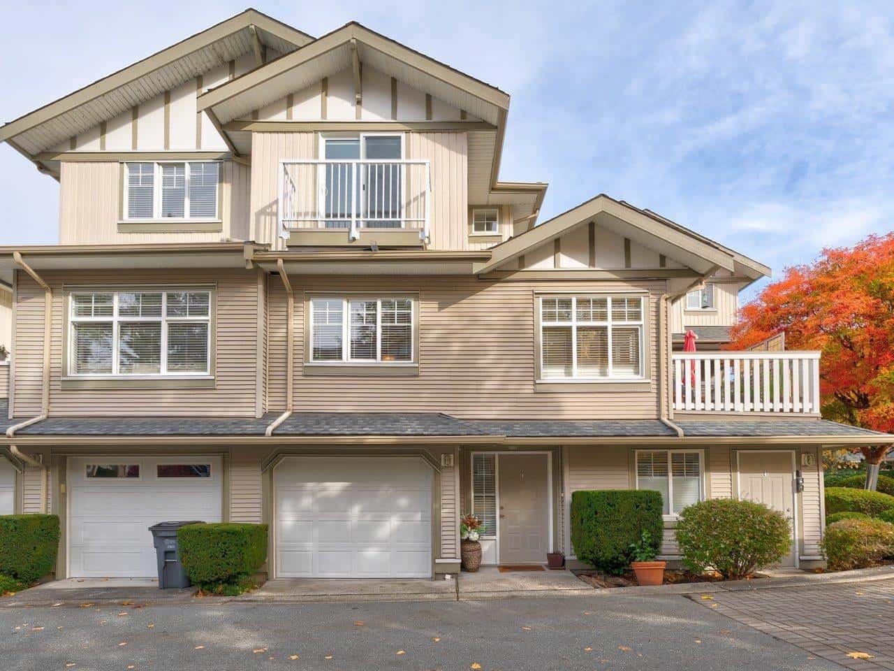 2 2733 PARKWAY DRIVE — Surrey, British Columbia - Photo 2 of 32