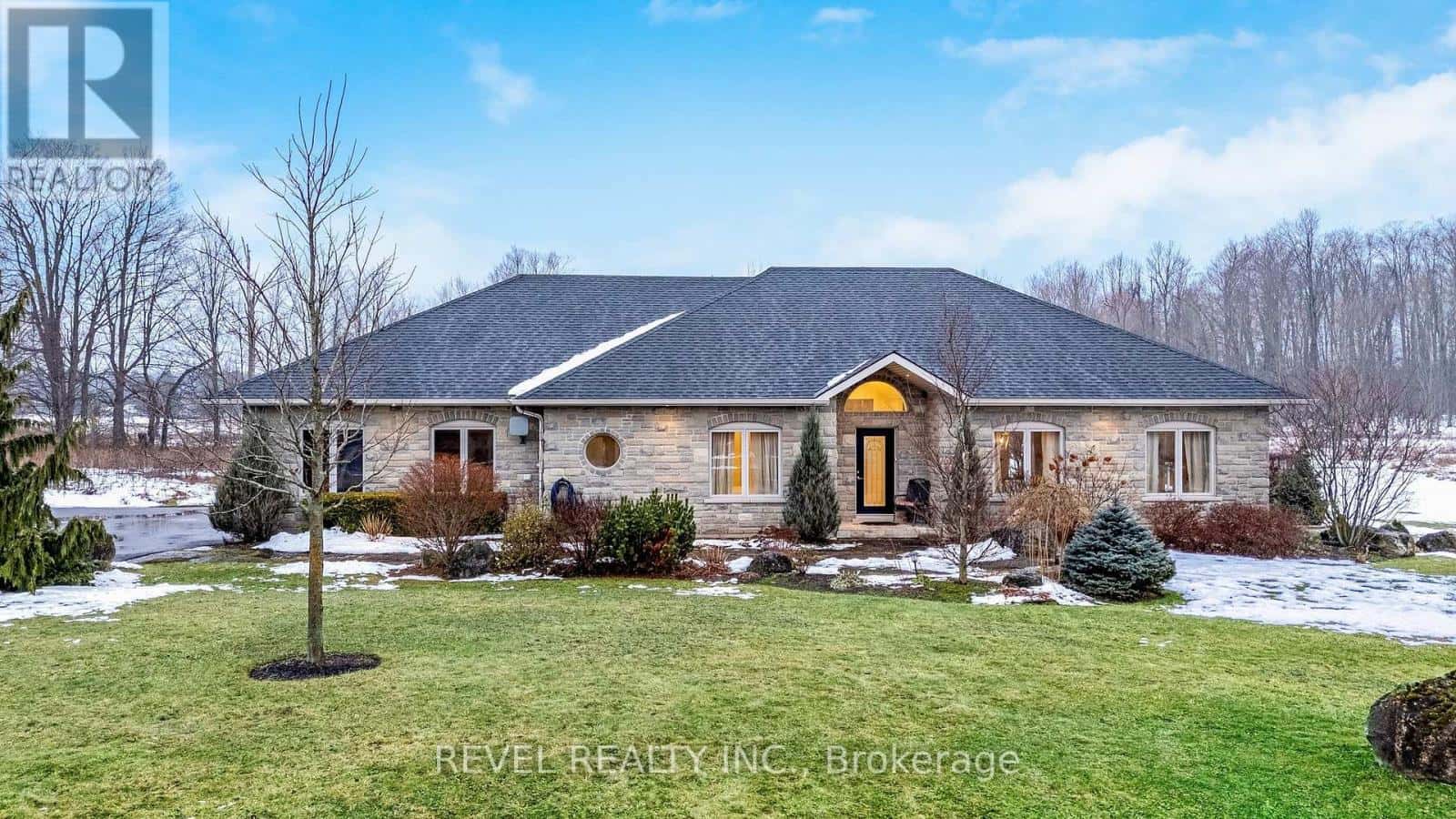 9300 FIRST LINE — Milton (Campbellville), Ontario - Photo 2 of 50