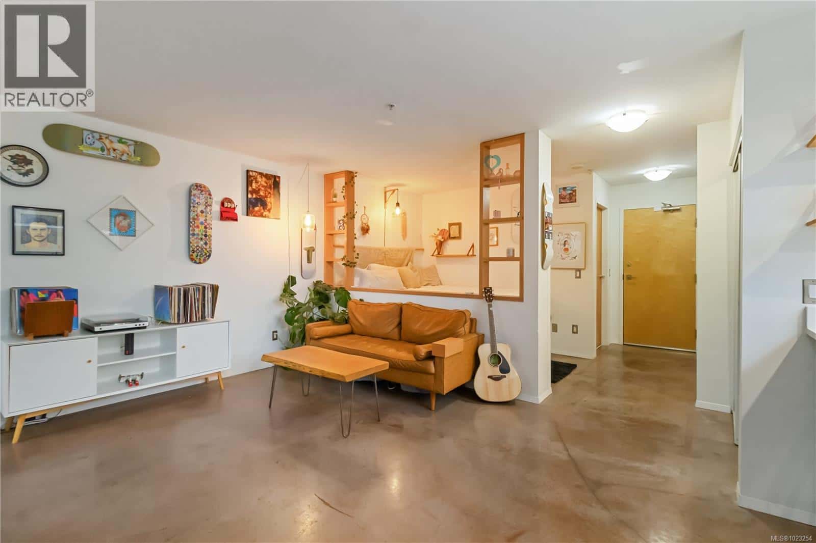 301 932 Johnson St — Victoria, British Columbia - Photo 4 of 22