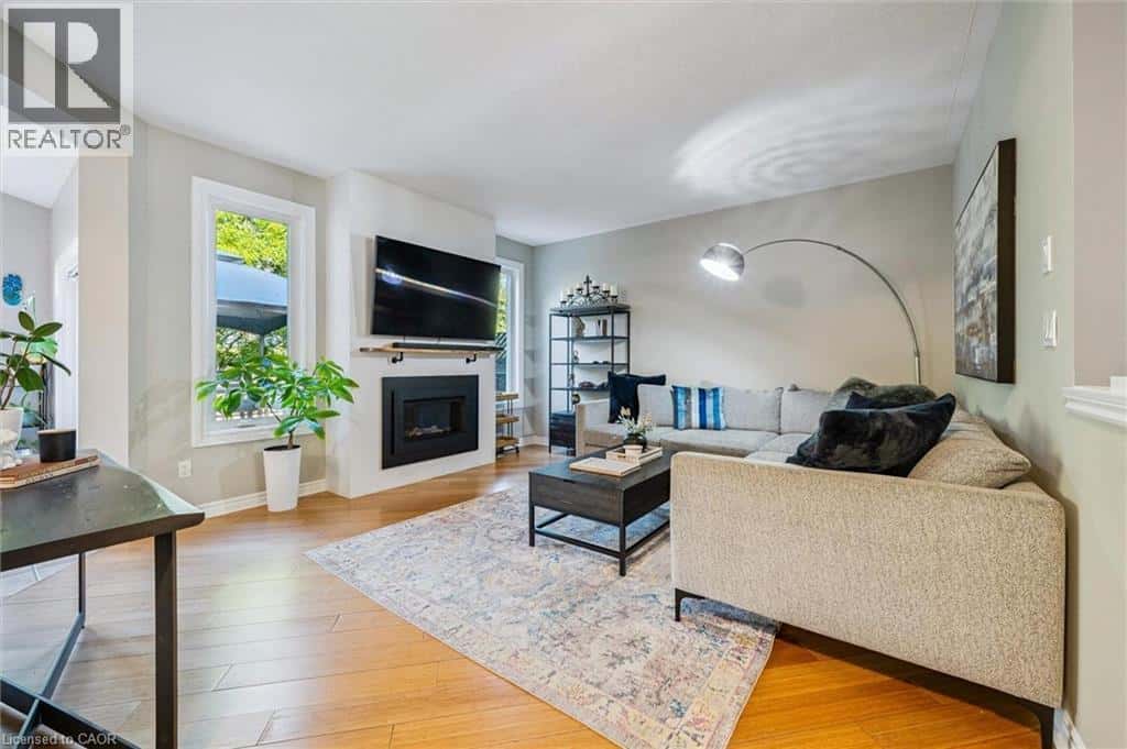 244 CARRINGTON Drive — Guelph, Ontario - Photo 3 of 28