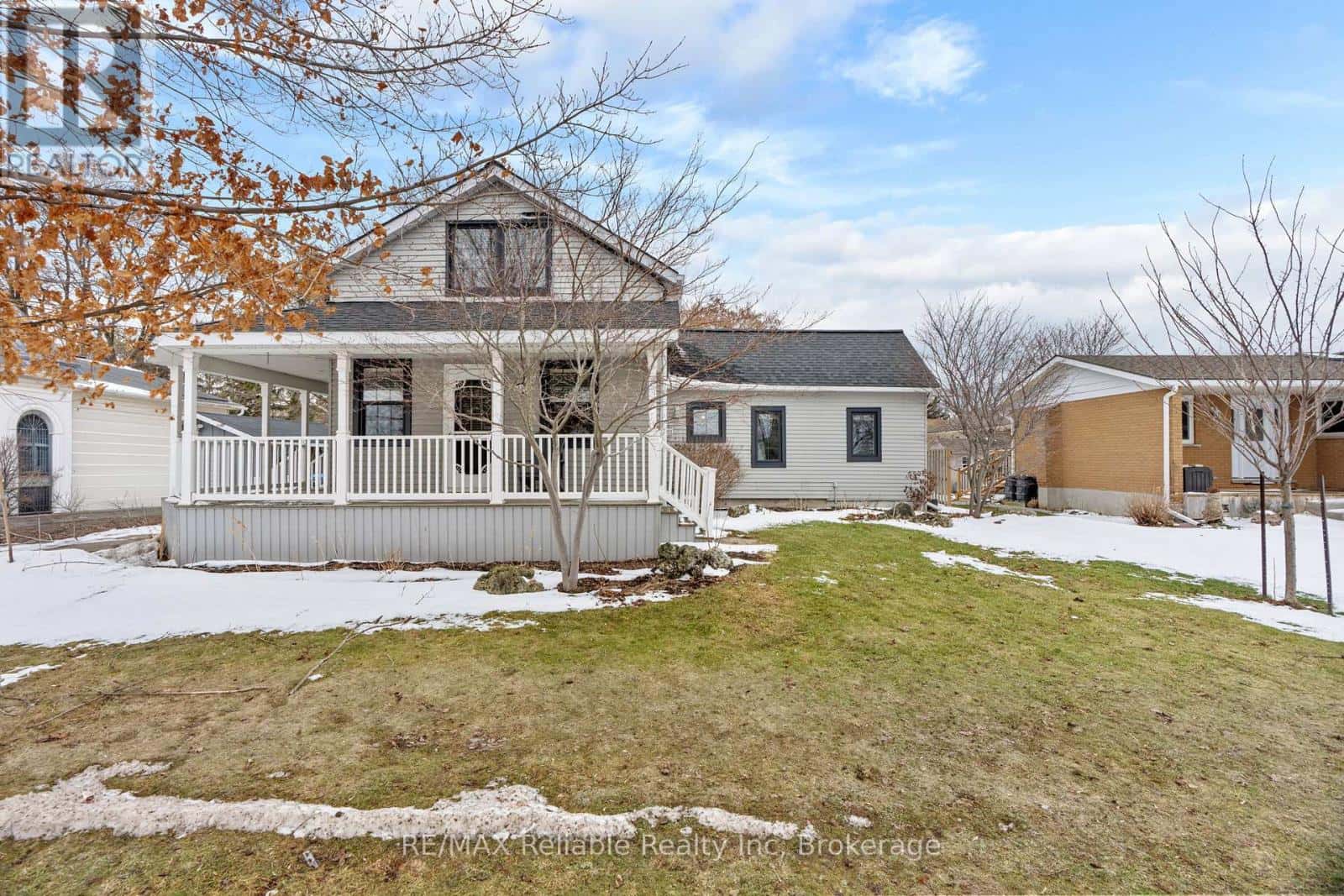 140 ORCHARD STREET — South Huron (Exeter), Ontario - Photo 2 of 43