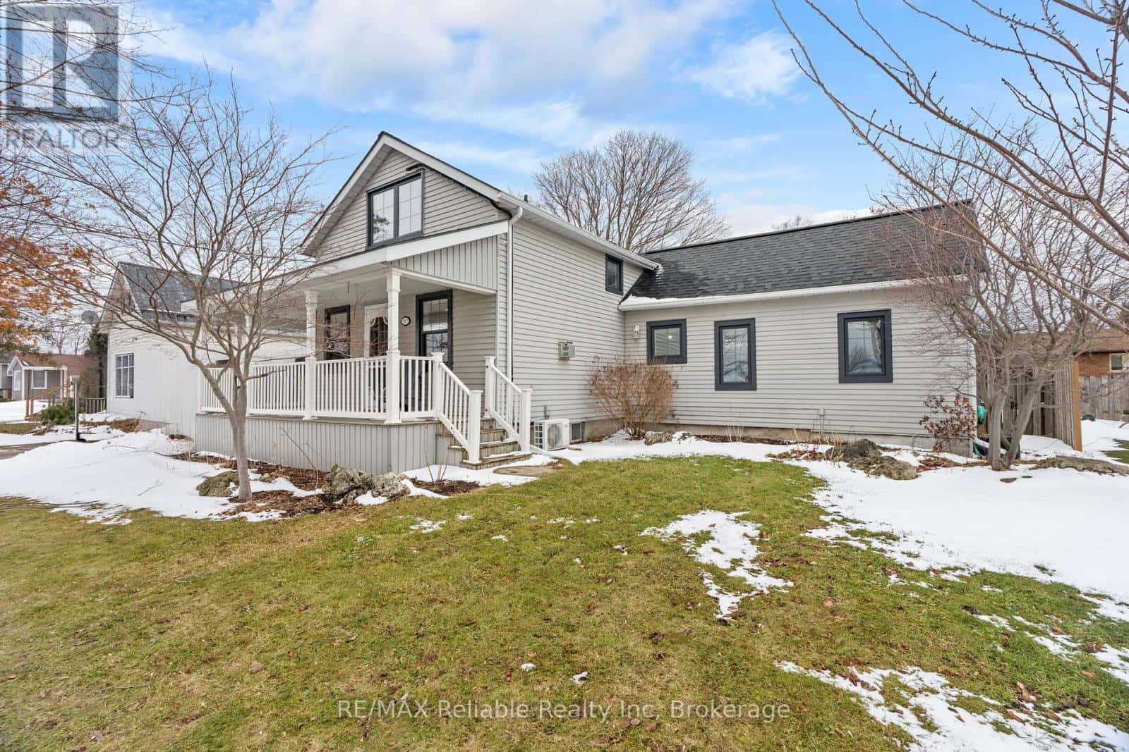 140 ORCHARD STREET — South Huron (Exeter), Ontario - Photo 3 of 43