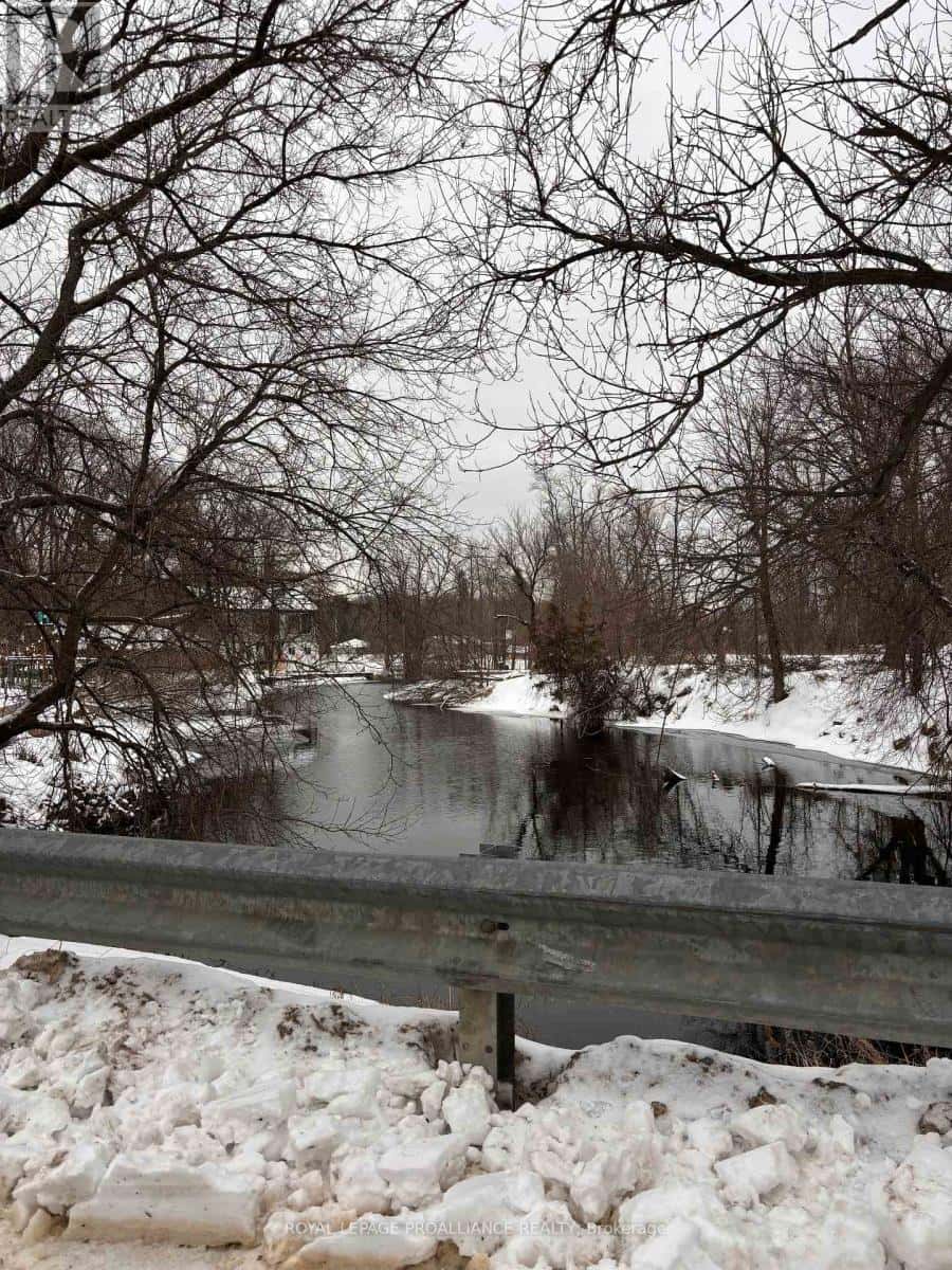 1022 BRIDGE STREET — Frontenac (Frontenac Centre), Ontario - Photo 4 of 33