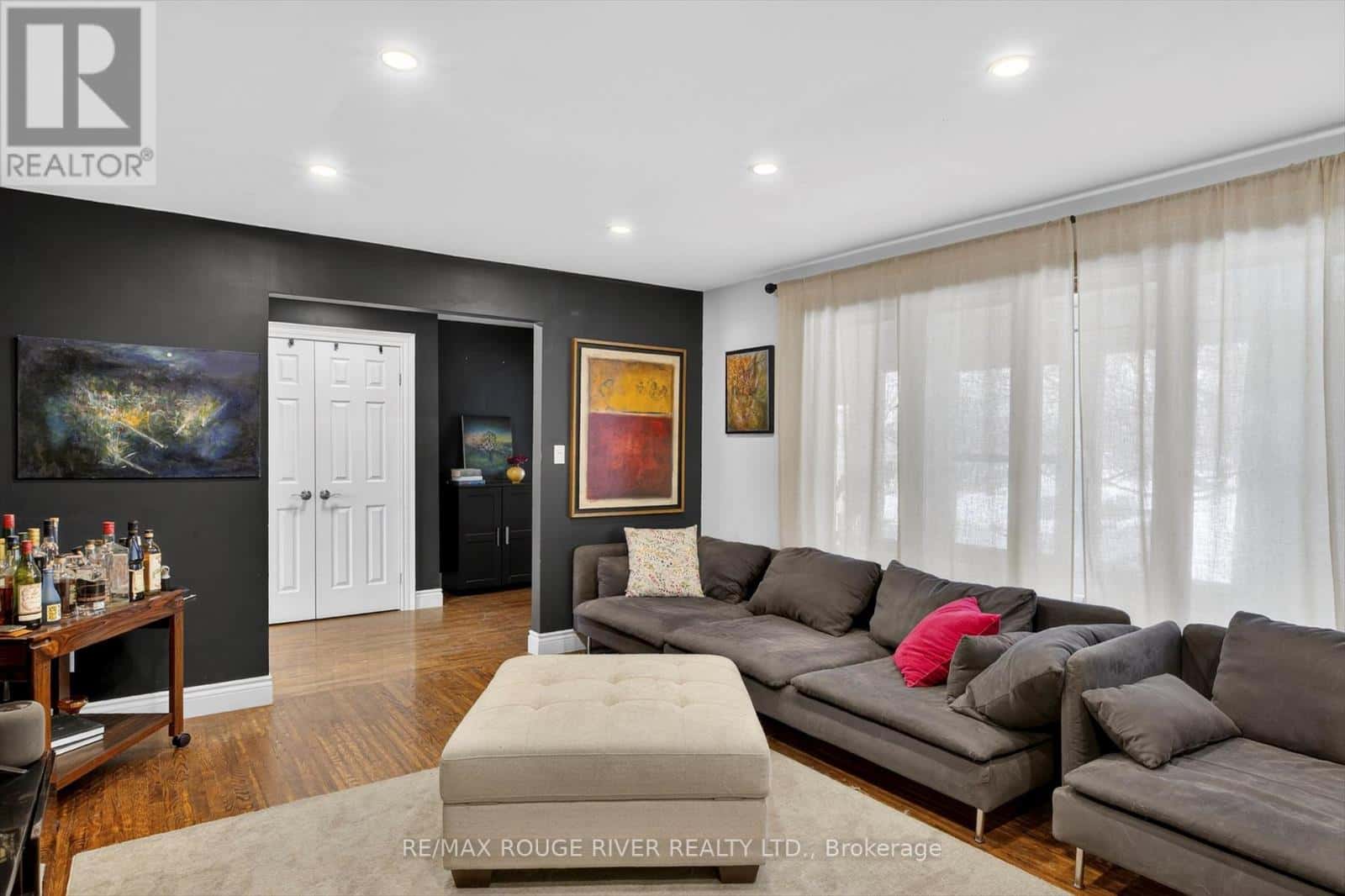 2401 15TH LINE — Selwyn, Ontario - Photo 4 of 48